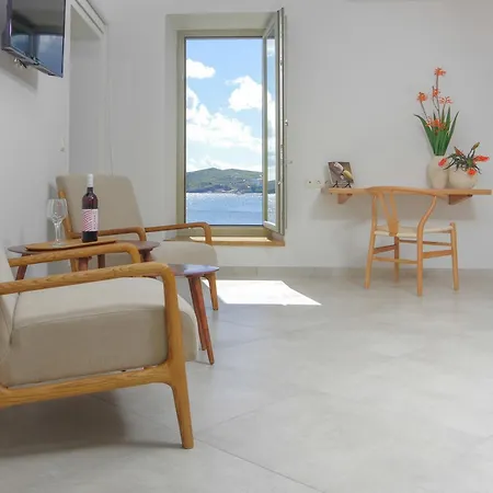 Floris Manor Hotel *