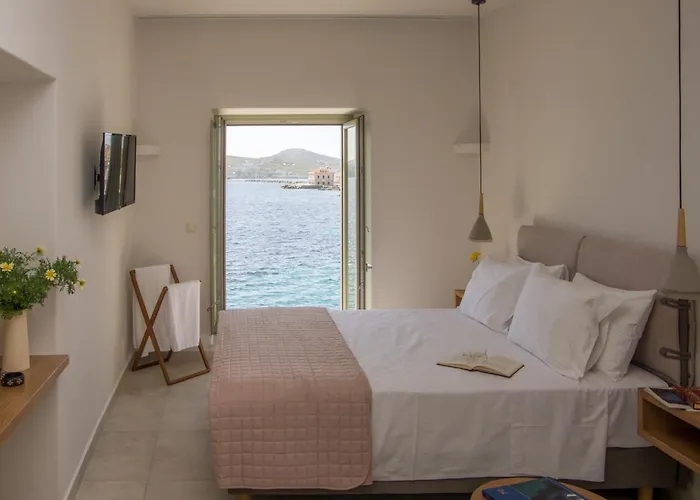 Floris Manor Ermúpoli